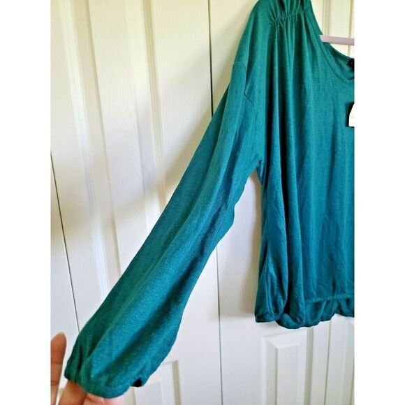 Lane
Bryant 26 28 Sweater Emerald Green Rouched Shoulder 3X Lightweight NWT NEW - Picture 2 of 7